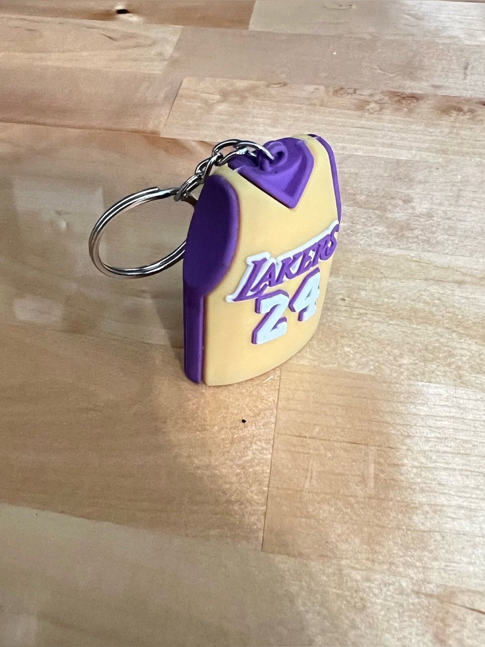 KOBE BRYANT 24 LA LAKERS JERSEY STYLE DOUBLESIDED KEYCHAIN WITHOUT LANYARD